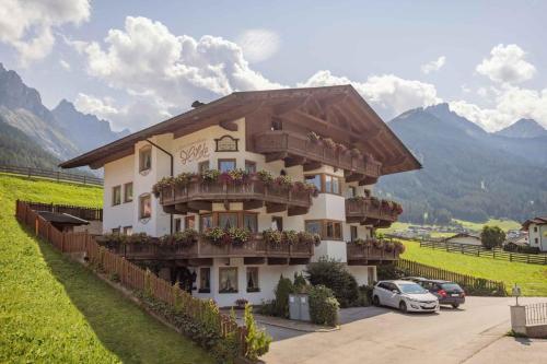 Appartementhaus Hilde — 4-Star Luxury Hotel in Neustift Im Stubaital, Austria