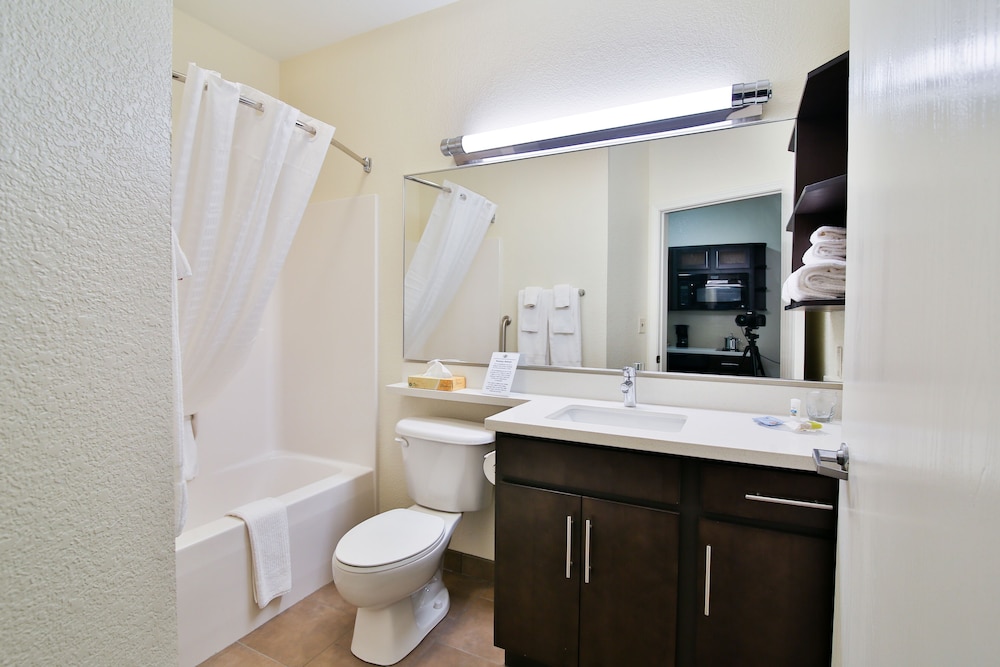 Candlewood Suites Bismarck by IHG - photo 8