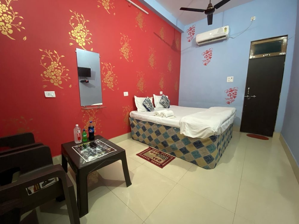 Hotel Ajs in Allahabad, India