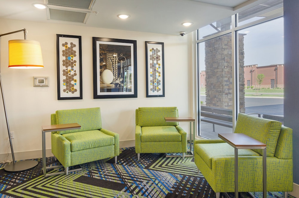 Holiday Inn Express & Suites Abingdon by IHG - photo 47