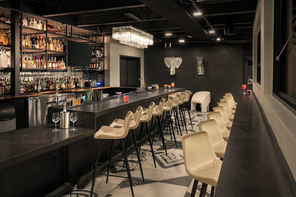 Moxy Columbia Downtown - photo 24