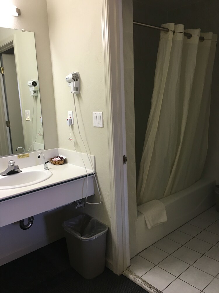 Inn at Golden Gate - photo 8