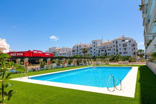 Puerto Banus Marina Banus 2br 2bth Seaviews And Parking — Marbella