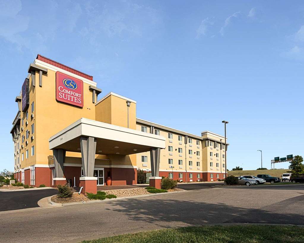 Comfort Suites Airport Kansas - featured photo