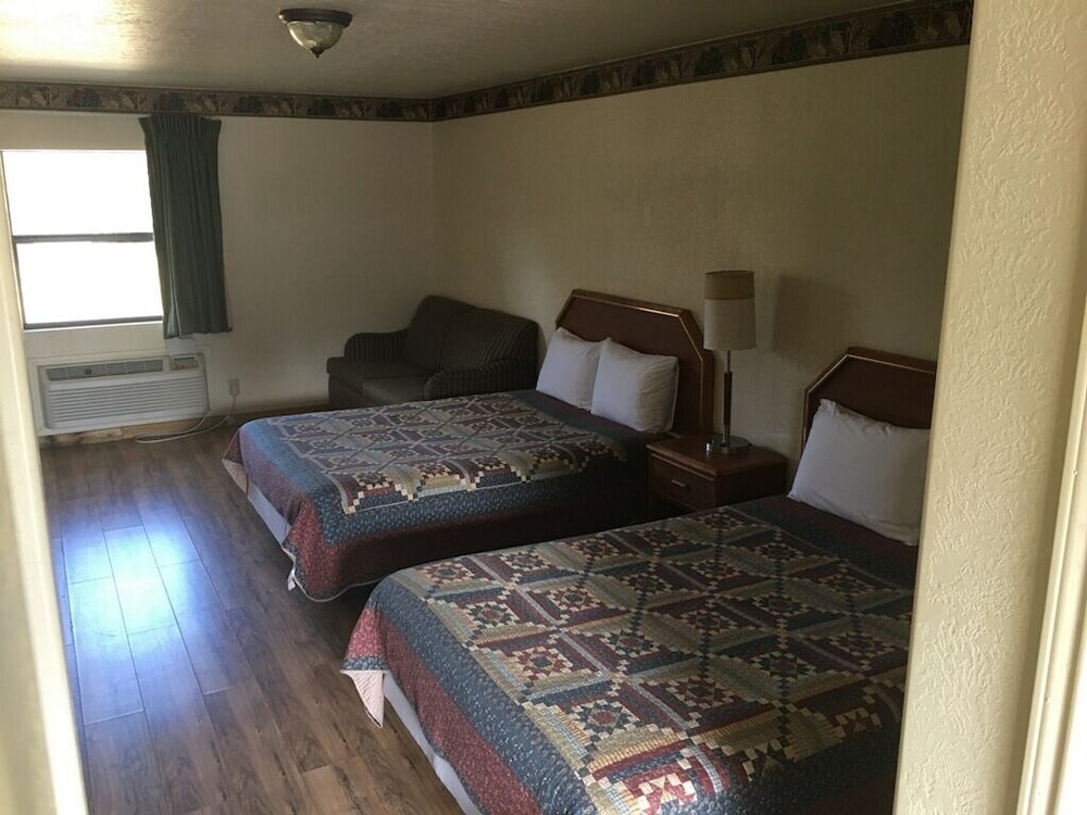 Whispering Creek Lodging & RV Resort - photo 9