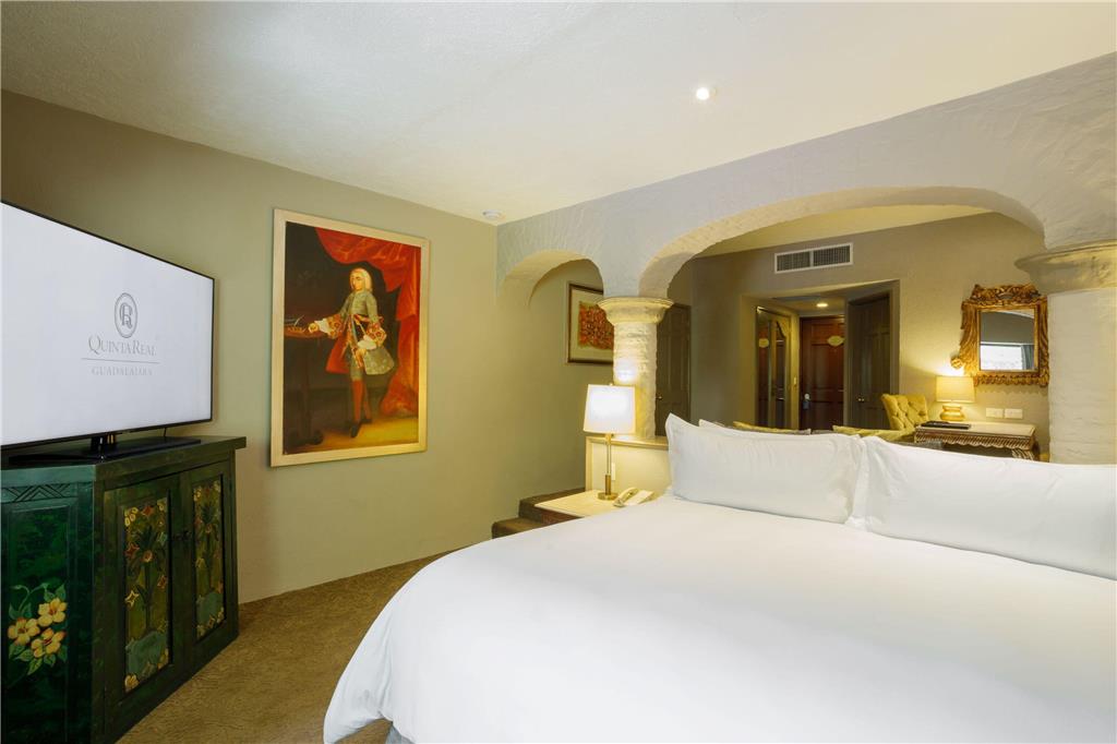 Master Suite king
