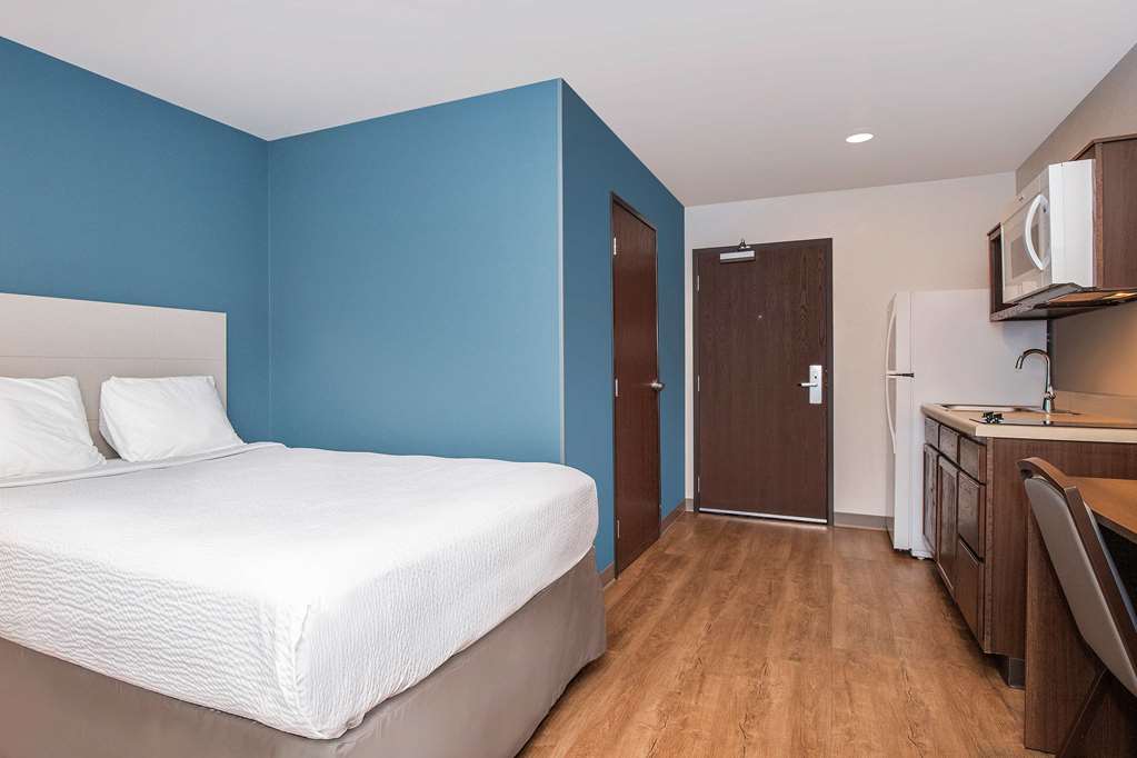WoodSpring Suites Carol Stream Chicago - photo 8