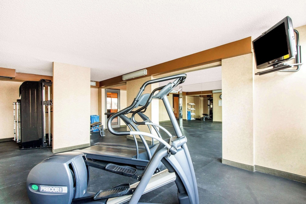 Comfort Inn & Suites Omaha Central - photo 22