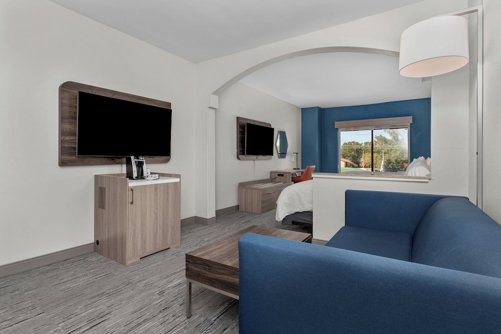 Holiday Inn Express Crockett by IHG - photo 23