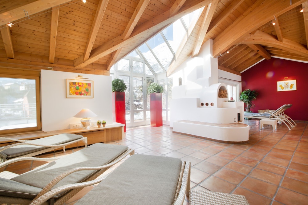Hotel Schrofenstein - carbon neutral hotel in Landeck