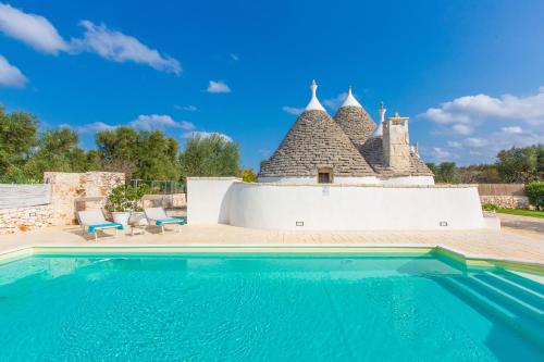 Trullo del Mandarino con piscina — hotel in San Michele Salentino