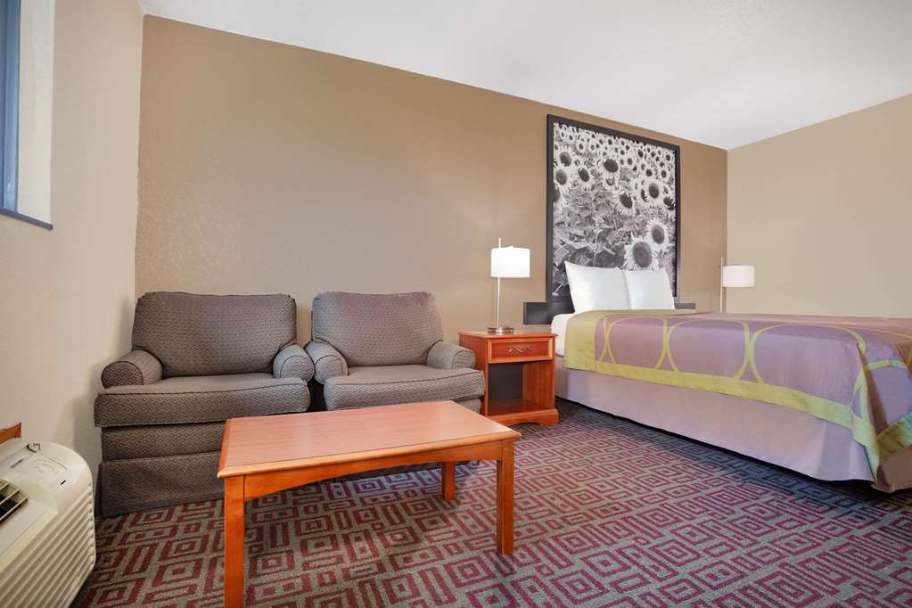 Super 8 by Wyndham Fort Madison - photo 14