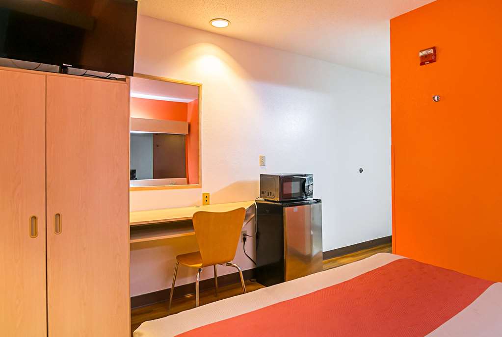 Motel 6 Sycamore IL - photo 7