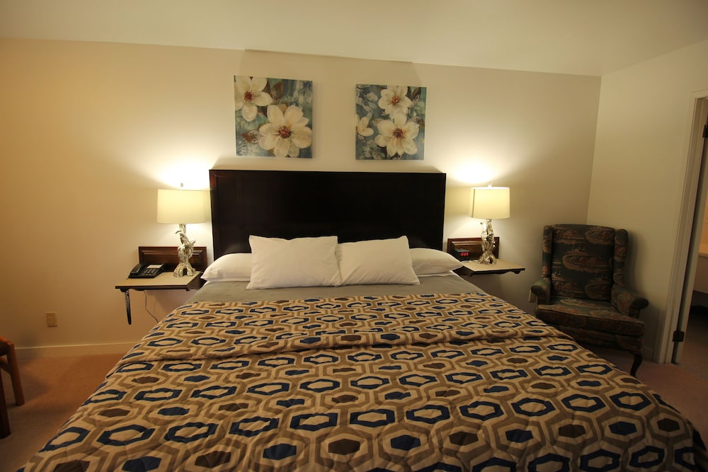 Mariner's Cove Inn - photo 16