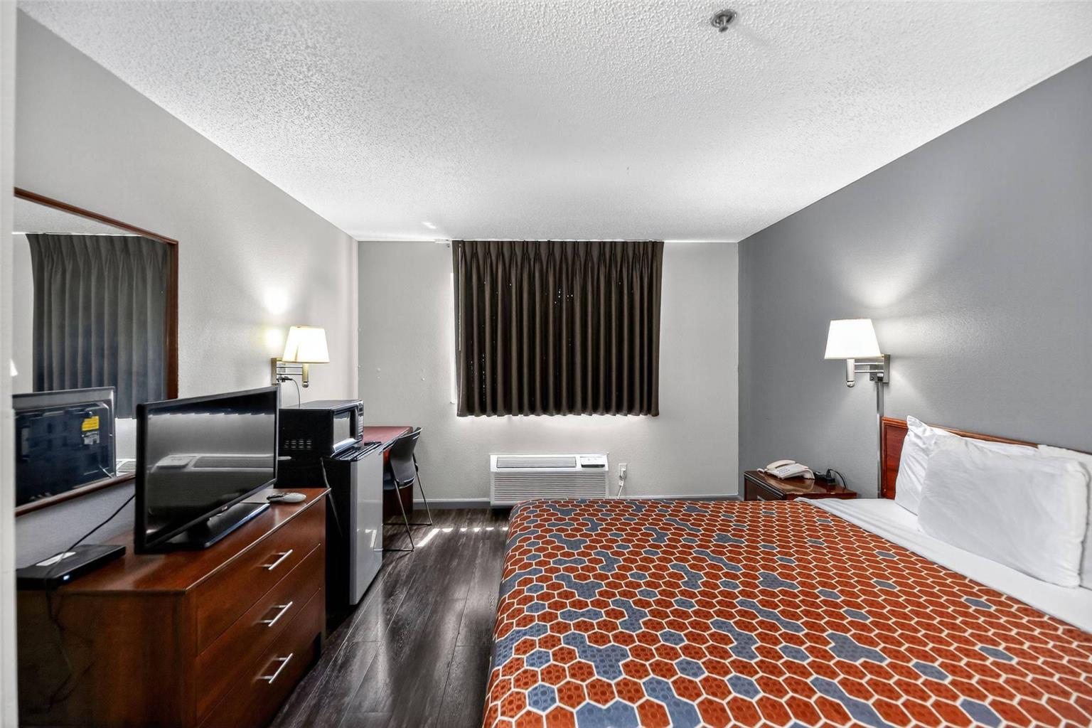 Econo Lodge Princeton - photo 26