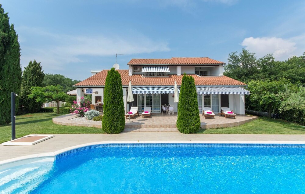 Villa Rosa — 4-Star Luxury Hotel in Porec, Croatia