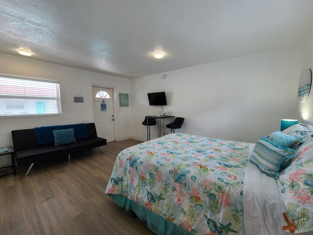 Sun Island Motel - photo 4