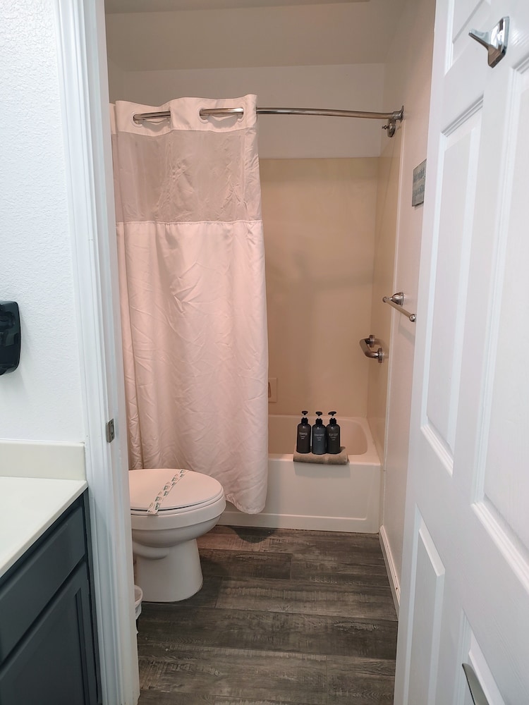 Pacific Plaza Hotel - photo 155