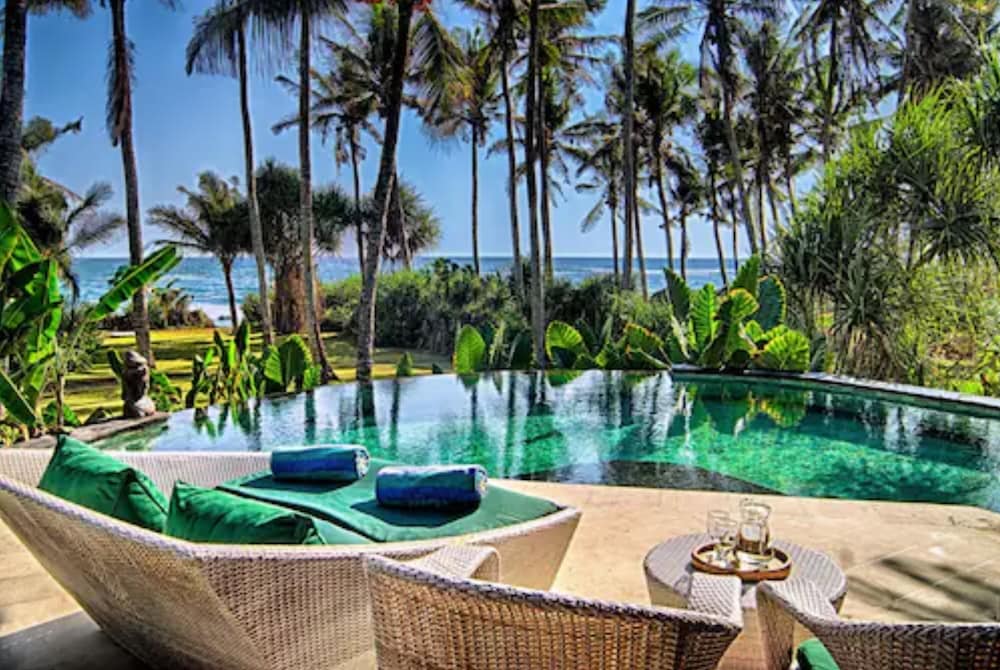 Sejuk Beach Villas — 4-Star Luxury Hotel in Bali, Indonesia