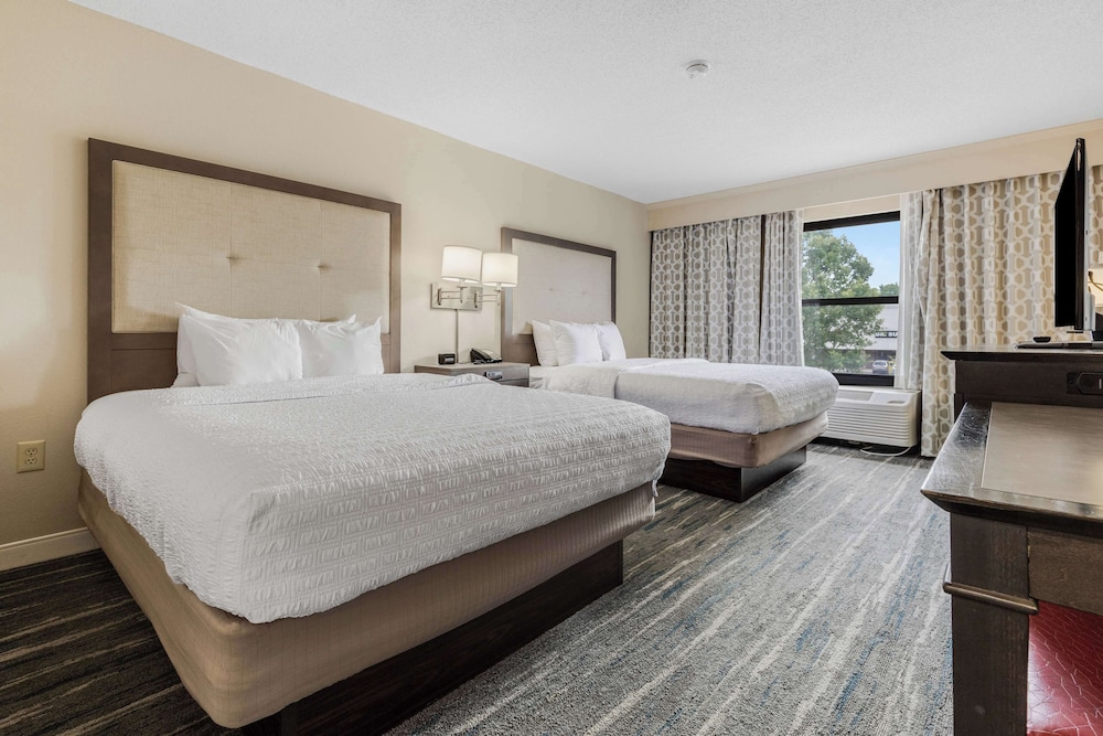 Hampton Inn & Suites Memphis Wolfchase Galleria - photo 26