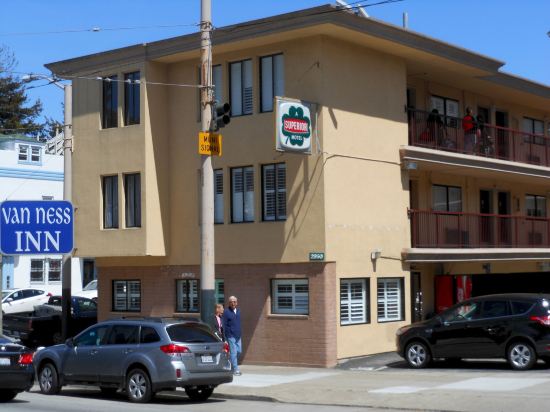 Van Ness Inn - photo 3