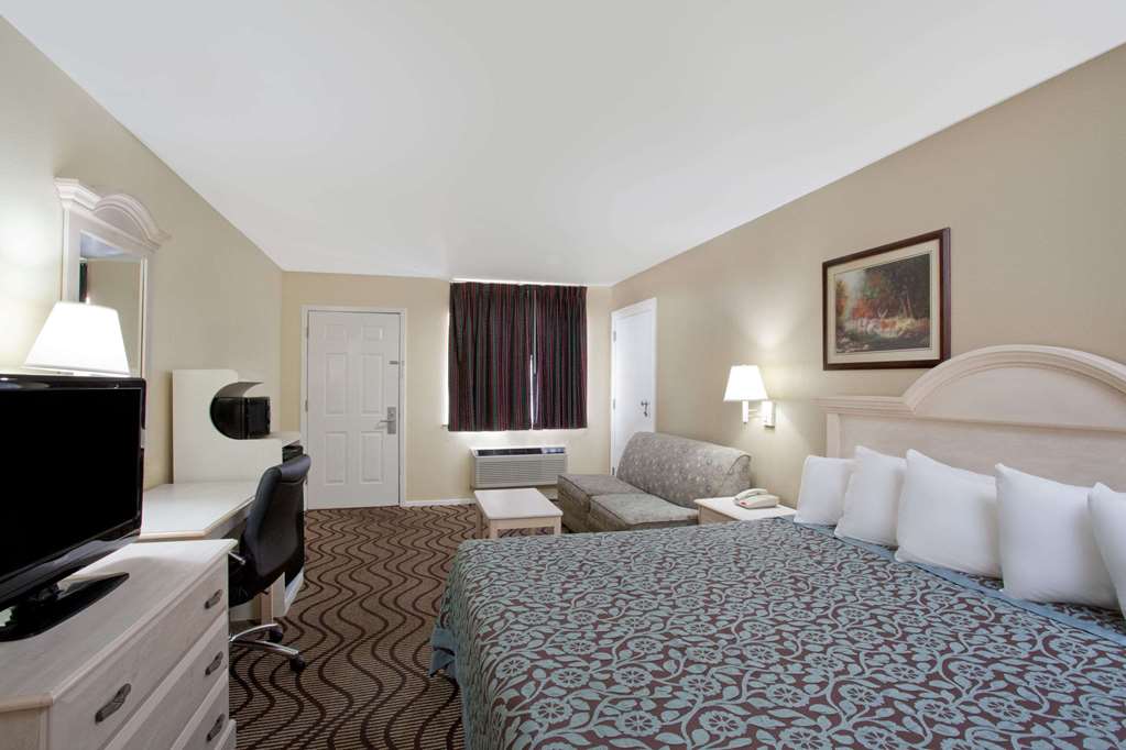 Days Inn by Wyndham Kerrville - photo 6