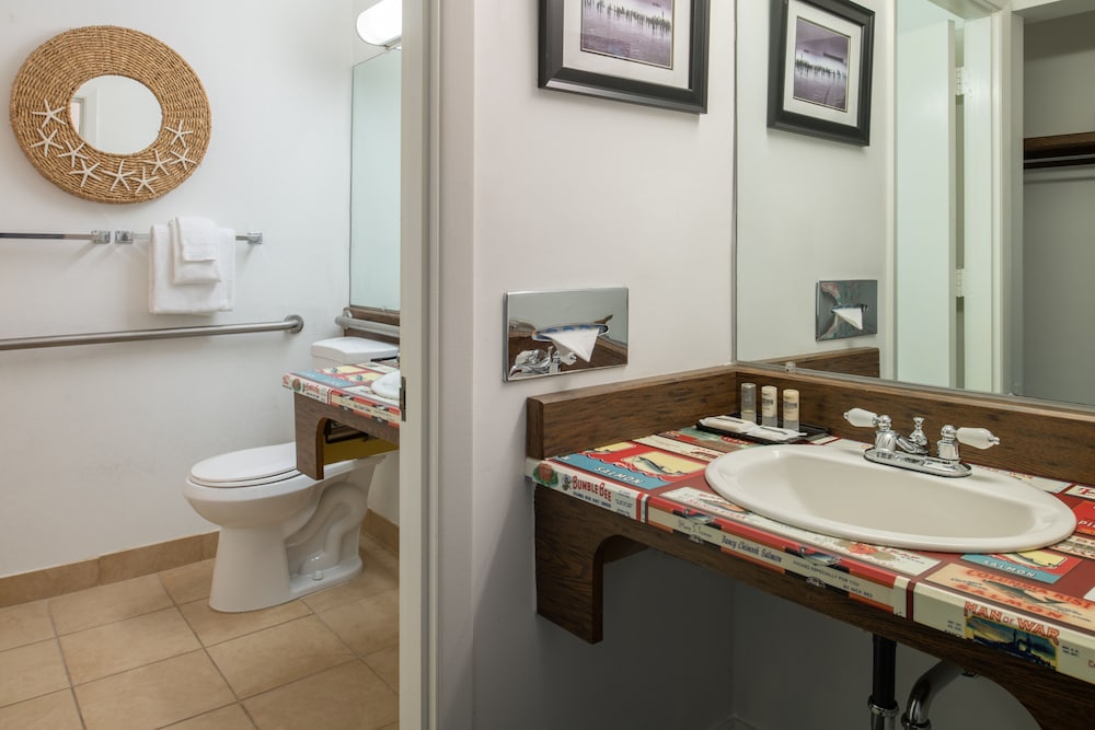 Astoria Riverwalk Inn - photo 28
