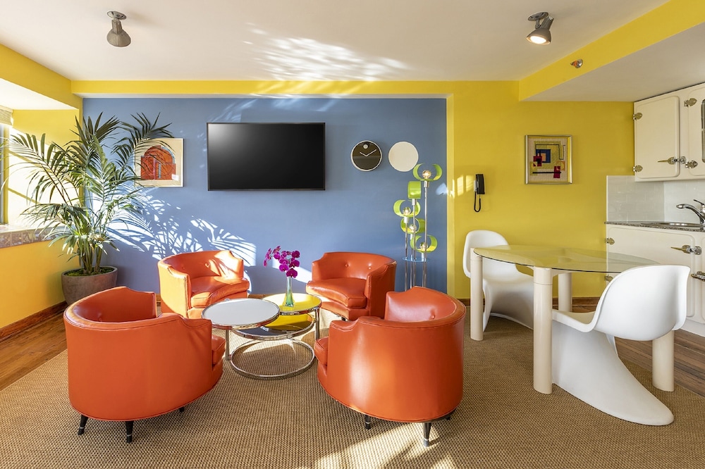Pelican Hotel - photo 8