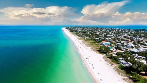 Runaway Bay 272 1638156 2 Br Condo — 4-Star Luxury Hotel in Bradenton Beach, United States