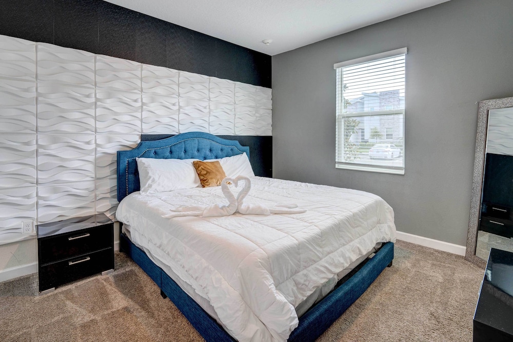 Resort Getaway w Home Theater: 7 Mi to Disney - photo 17