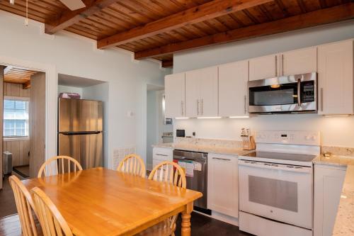 Chill'ax Inn by Oak Island Accommodations - photo 23
