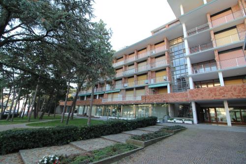 Residence Pineta Palace — 4-Star Luxury Hotel in Lignano Sabbiadoro, Italy