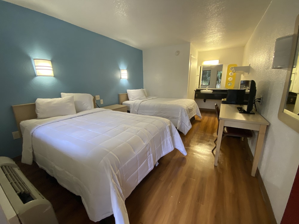 Loyalty Inn Tallahassee - photo 10