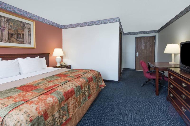 Knights Inn Wentzville MO - photo 38