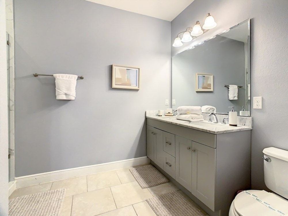 Fun Games & Relaxation At Solterra Resort 6 Bedroom Home by Redawning - photo 23