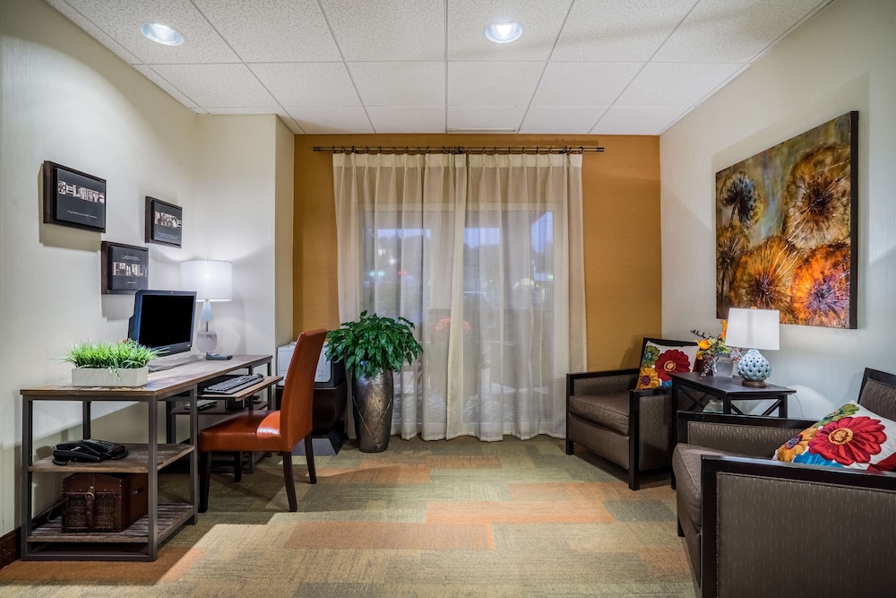 Hampton Inn Clifton Park - photo 36