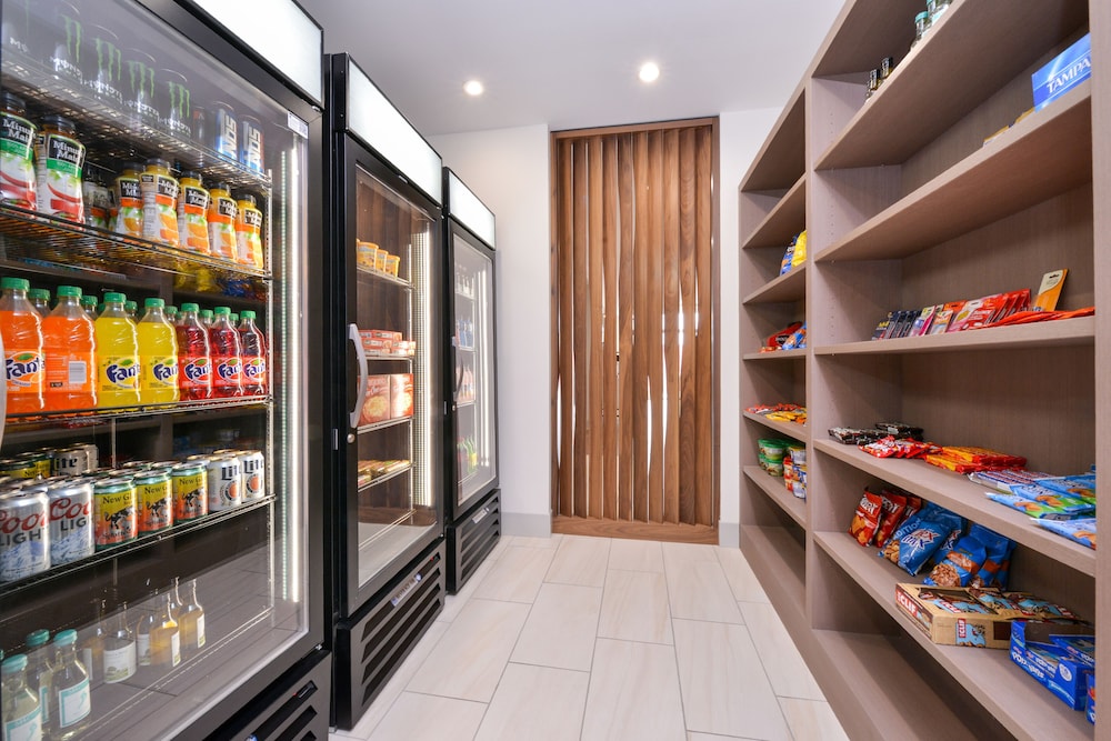 Holiday Inn Express & Suites Madison by IHG - photo 32