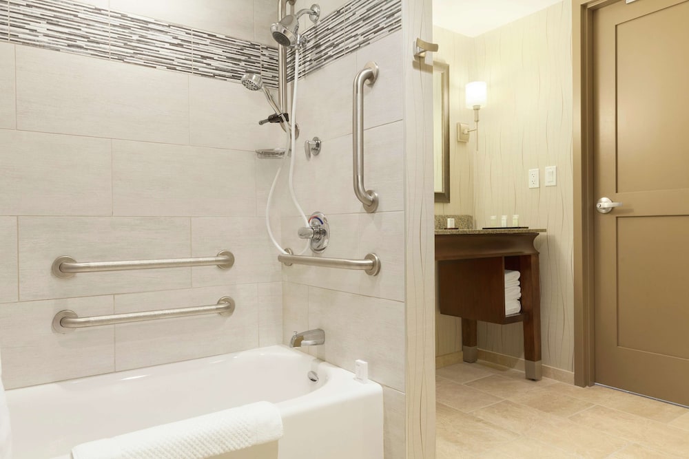Embassy Suites Saratoga Springs - photo 19