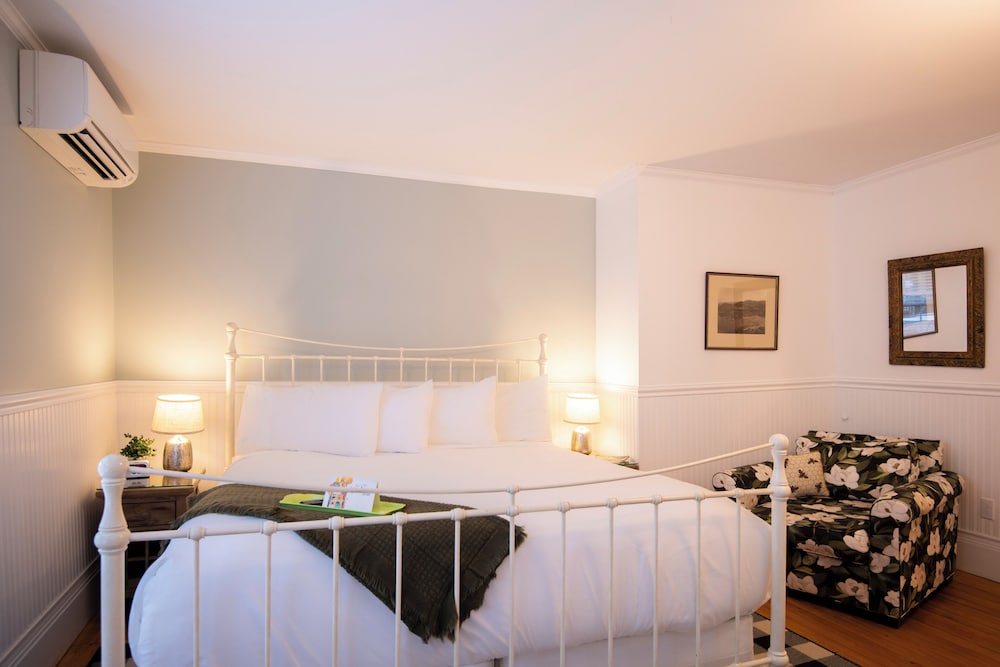 Sand Bar Cottage Inn - photo 47