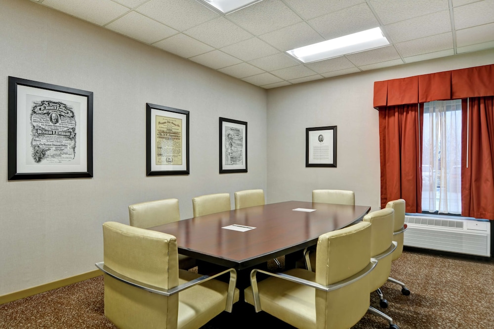 Hampton Inn Scranton at Montage Mountain - photo 29