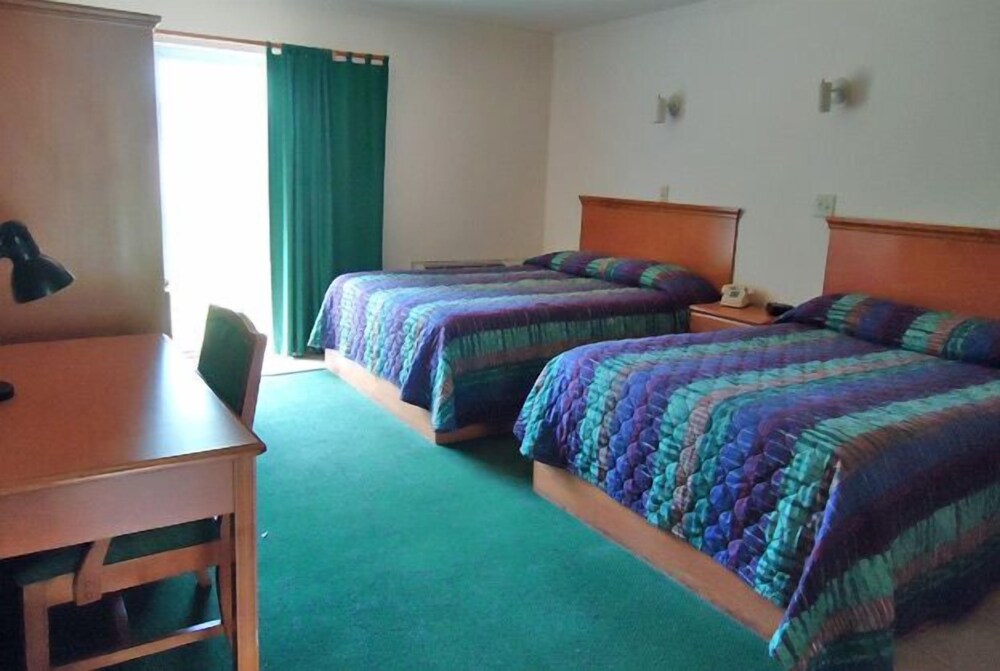 Adirondack Inn - photo 8