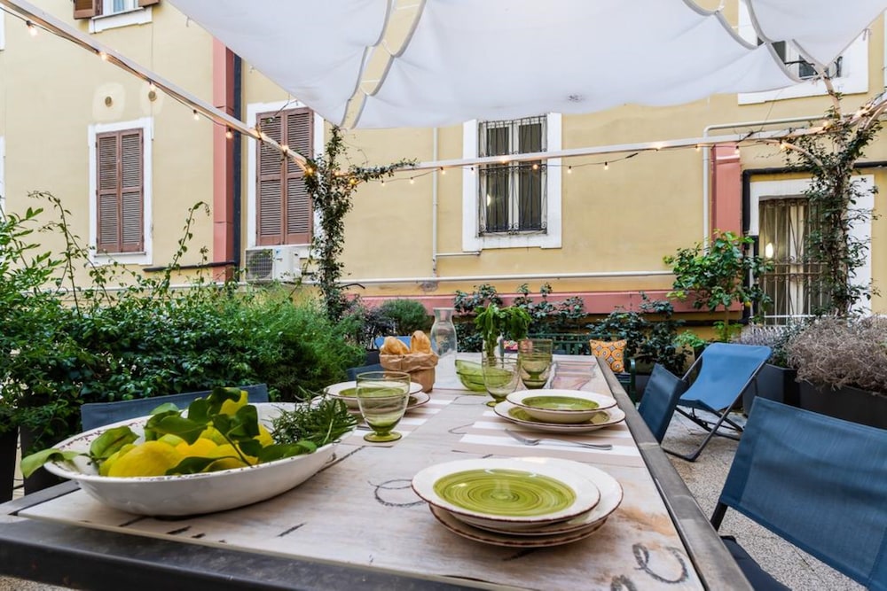 Casa Frisi — 5-Star Luxury Hotel in Rome, Italy