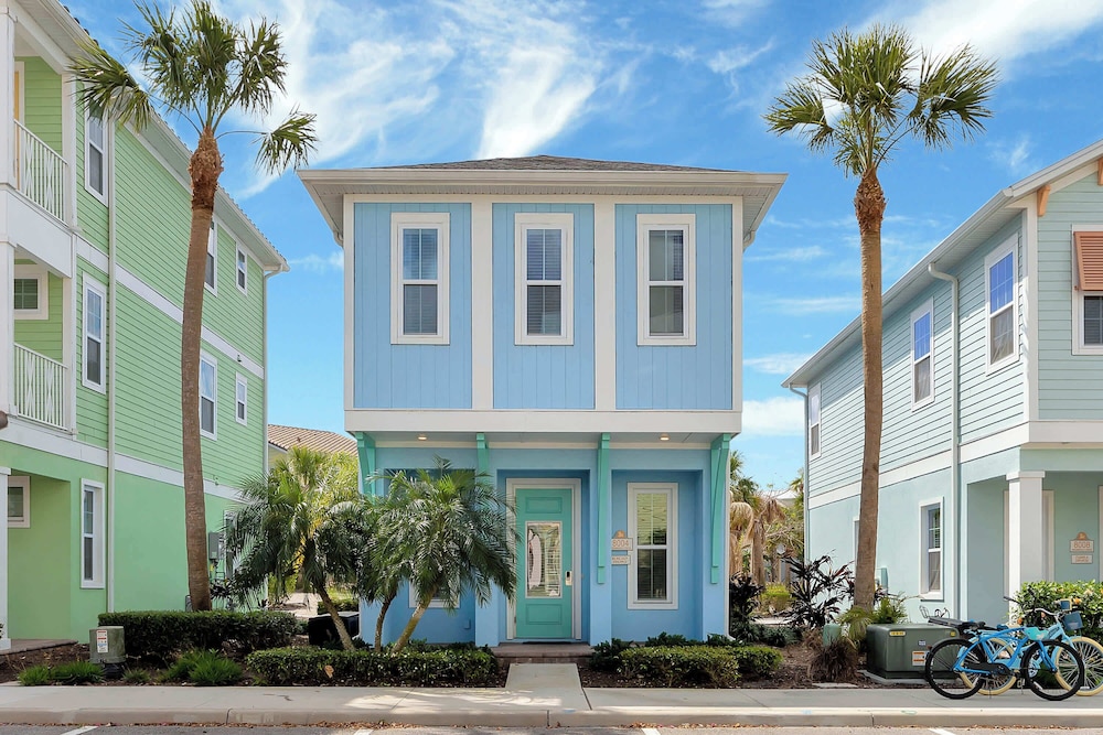 Blue Sea Dreams Minutes From Disney — 4-Star Luxury Hotel in Kissimmee, United States