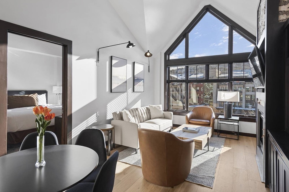 Luxury Ski in Ski out 2 Bedroom Colorado Resort Vacation Rental in the Heart of Snowmass Base Village - photo 33