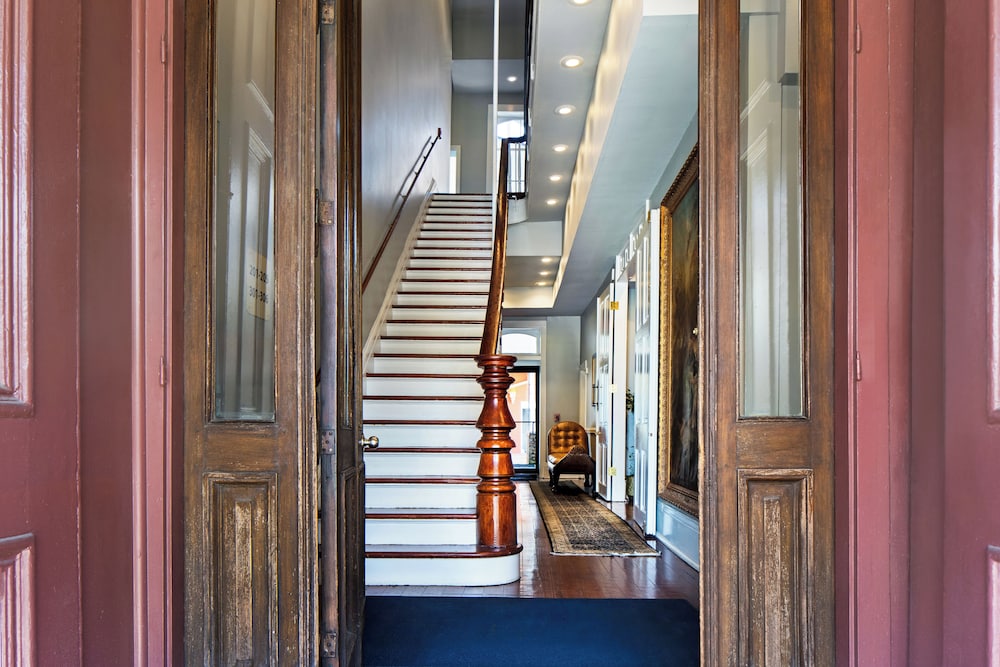 New Orleans Courtyard Hotel and Suites by the French Quarter - photo 2
