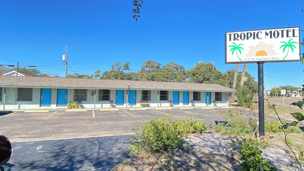 Tropic Motel - photo 31