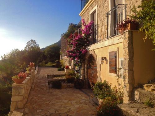 Holiday house with a parking space Zaostrog Makarska 13998 — 4-Star Luxury Hotel in Veliki Drvenik, Croatia