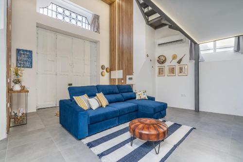Host Wise Elegant Loft with Historic Charm & Terrace — Portel — photo 4