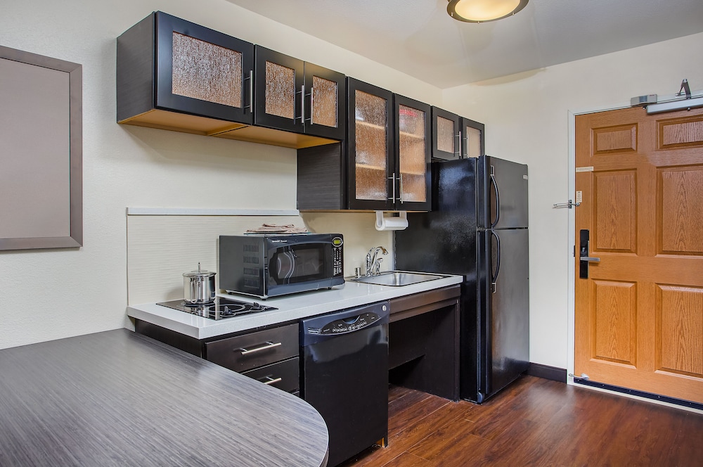 Candlewood Suites Bowling Green by IHG - photo 10