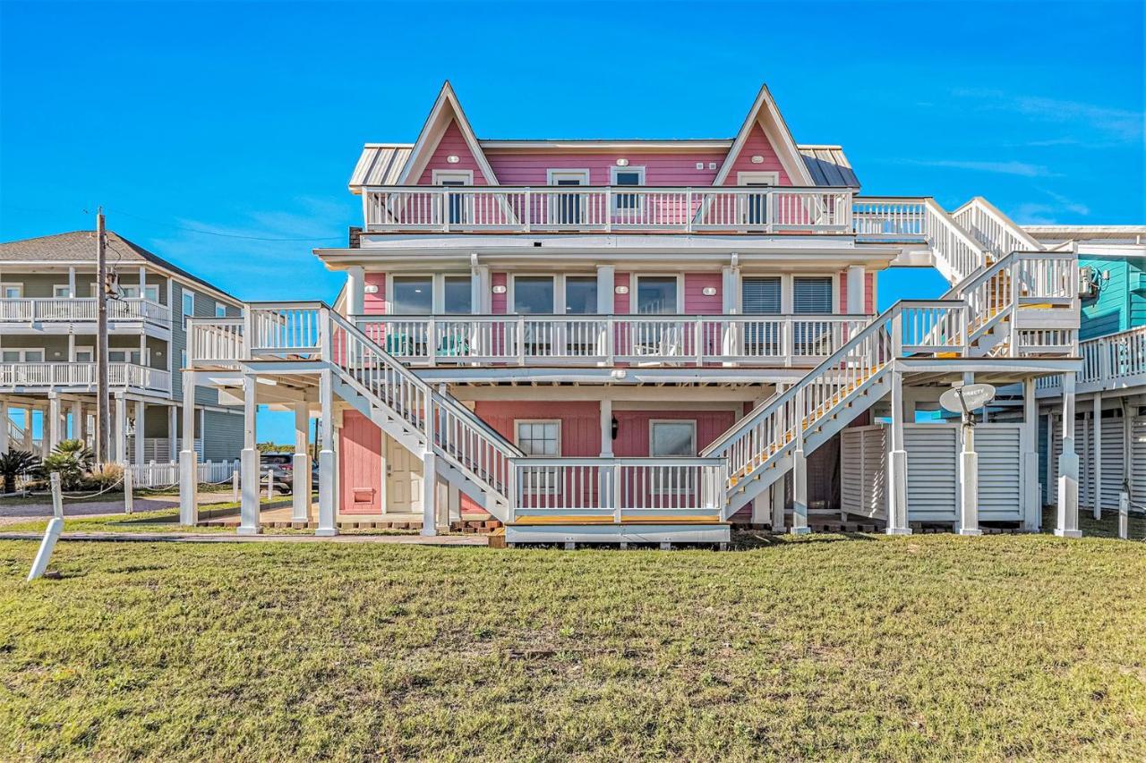 Pink Lady by the Sea in Galveston, United States